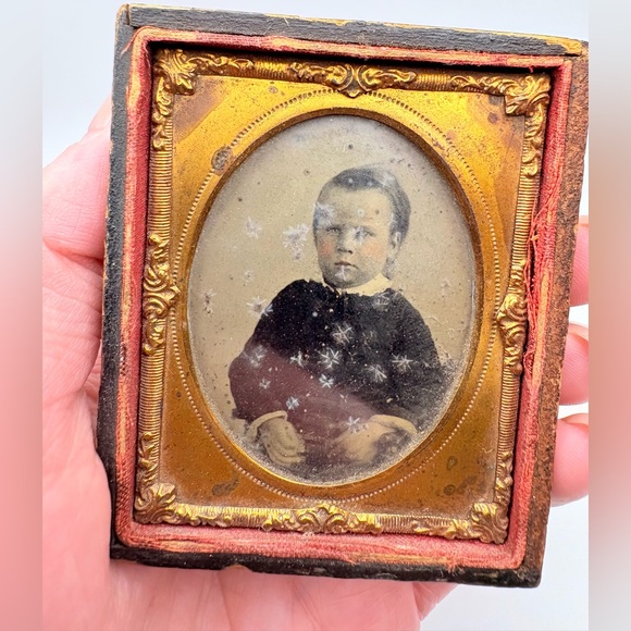 Antique Daguerreotype and Tintype Lot Male and Child - Picture 6 of 13